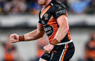 Daine Laurie kick chase – Tigers.